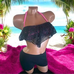 YMI Swimwear l Bikini Suit Top l Black Ruffle w/ Hot Pink Accents l M l EUC